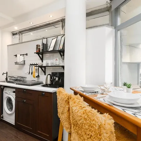 Apartman Cheerful Downtown *