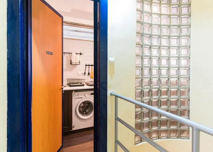 Cheerful Downtown Apartament *